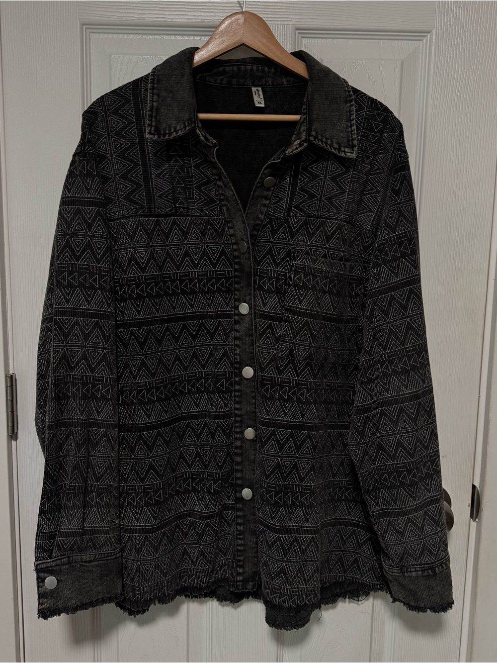 ePretty Black Geometric Patterned Denim Jacket Aztec XL button down